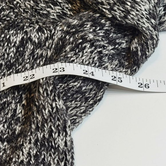 Lane Bryant Sweater, Women 22/24, Black and White, V-Neck, Long Sleeve, GUC - Picture 8 of 10